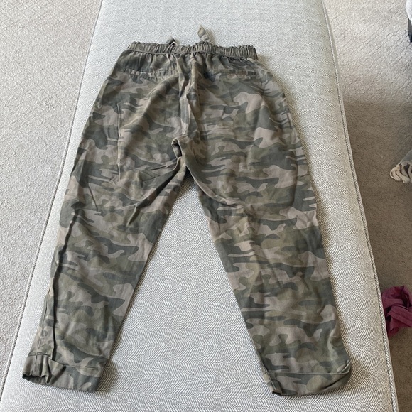 GUC cargo joggers. - Picture 2 of 3